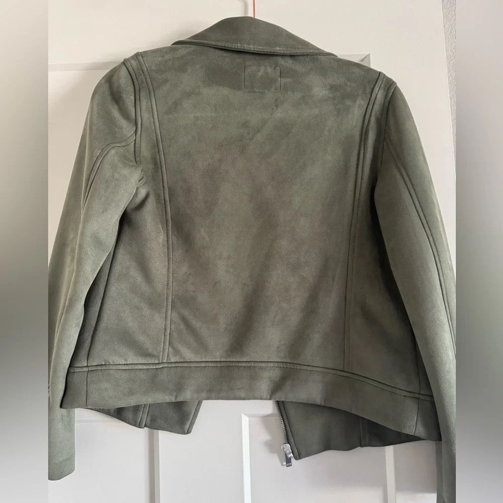 Women's Suede Moto Jacket - Picture 3 of 5